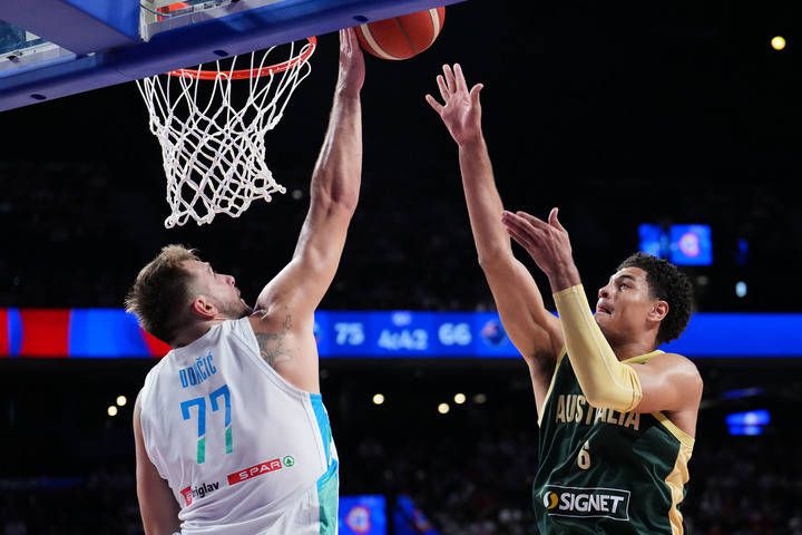 迈尼昂球门球大脚给到前场普利希奇领到禁区一脚搓射破门，米兰2-0弗洛西诺内。